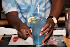 Paradise-Serving-Drinks